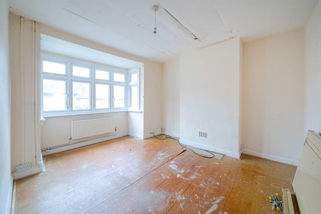 7, Kenton Gardens, St. Albans photo 2