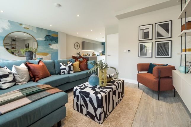 1 Bream Way, Wokingham photo 3