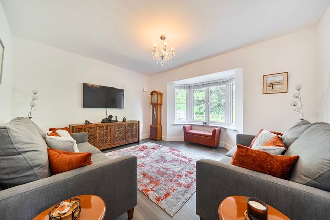 10, Hayler Gardens, Southwater photo 3