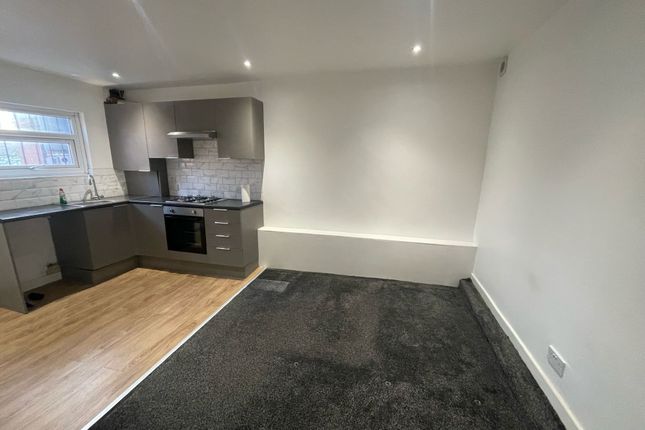 Flat 1, 341 Kirkstall Road, Leeds photo 2