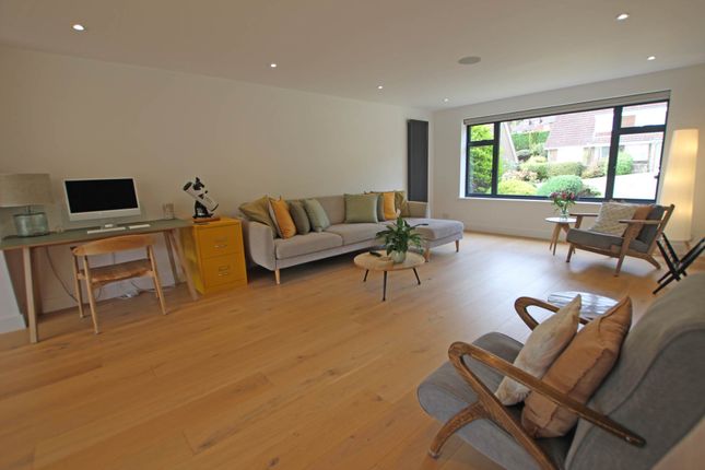6, Wells Close, Eastbourne photo 4