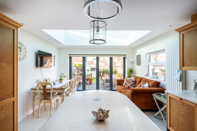 3 Effingham Road, Reigate photo 3