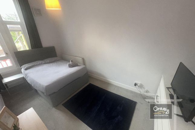 Flat 8, Forder Court 41, St. Cross Road, WINCHESTER photo 4