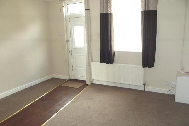 Terraced house to rent in New Street, Rothwell, Northamptonshire