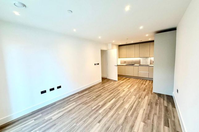 23, Watsonia Court, Barnet photo 4