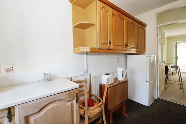 Flat for sale in Chequerfield Drive, Wolverhampton