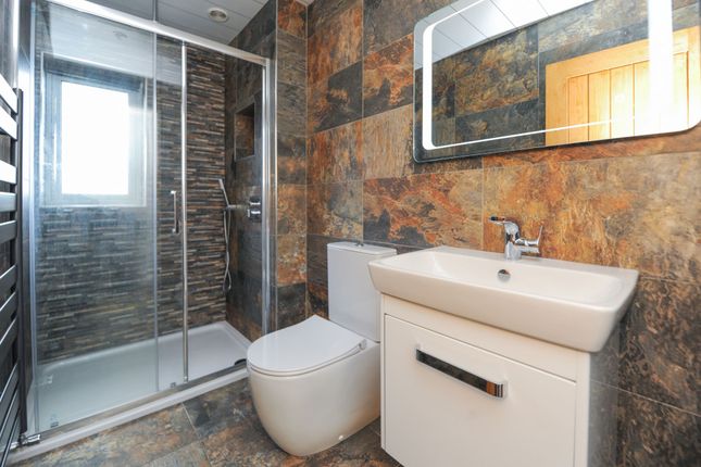 30 Meadowside Close, Chesterfield photo 4