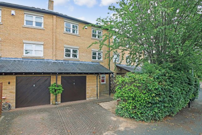 Terraced house to rent in The Crescent, Cambridge