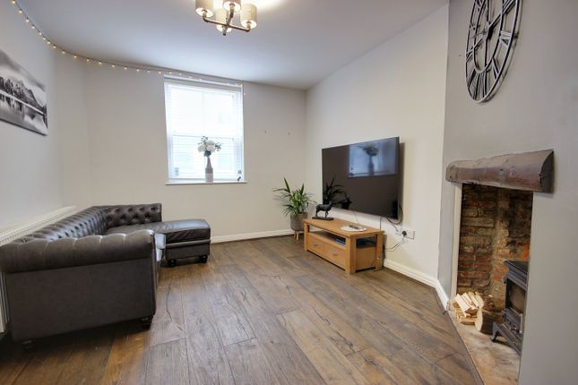 27, Beckside, Beverley photo 2