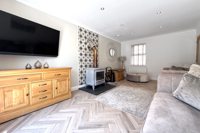 60 Tan Y Bryn Gardens, Aberdare photo 4