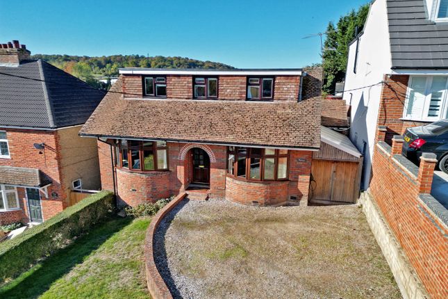 3-bed detached on Pinewood Road, Buckinghamshire, £570,000