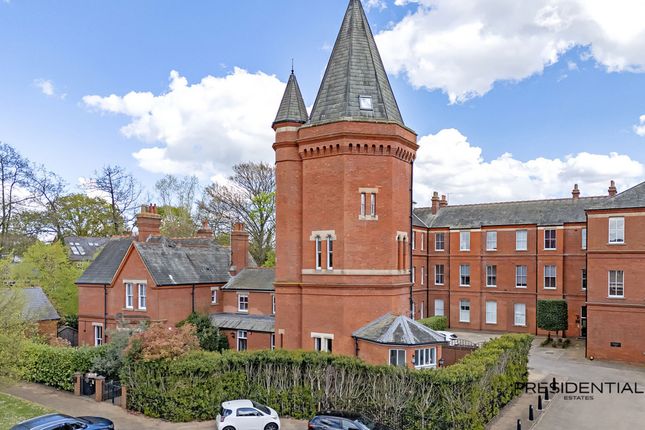 5-bed house on 2 Gainsborough House Brandesbury Square, Woodford Green, £1,000,000