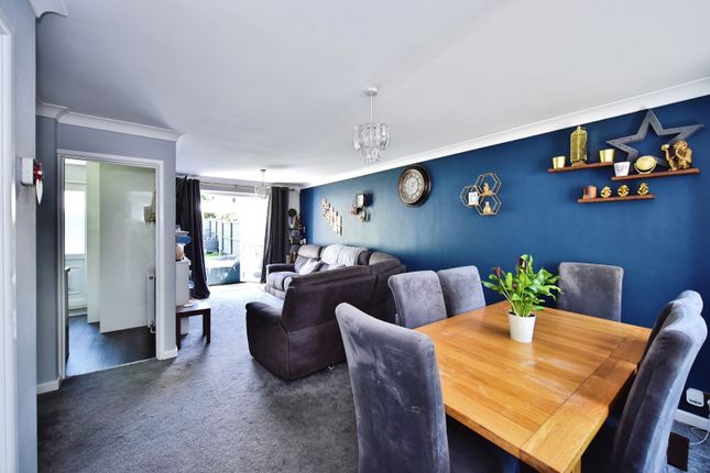 14, Ryan Drive, Maidstone photo 4