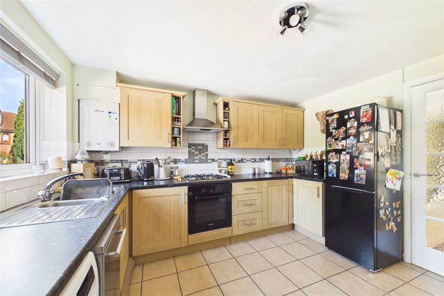 7, Upavon Gardens, Bracknell photo 4