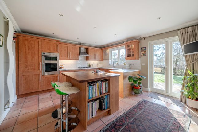 5, Summerfold, Rudgwick photo 3