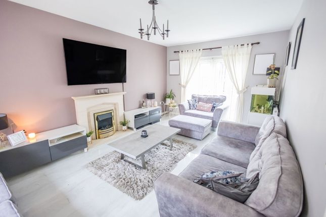 71, Sachfield Drive, Grays photo 2
