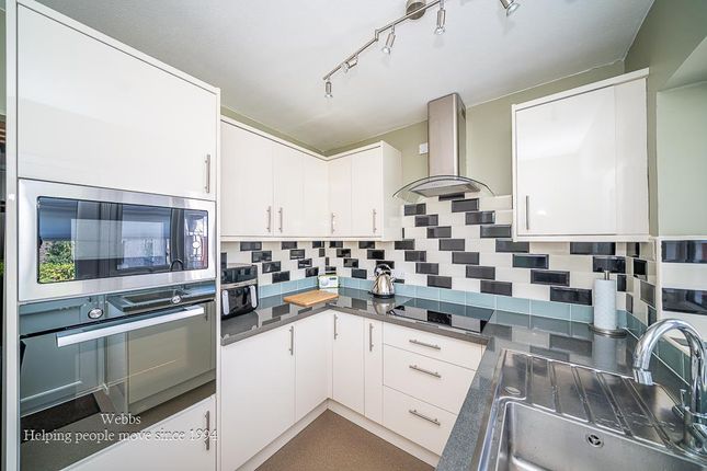 5, Oak Close, Stafford photo 3