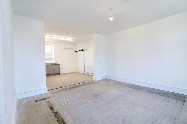 Lower Flat 15, Queen Street, Castle Douglas photo 4