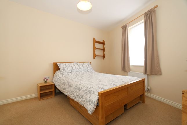 57, Crowsley Road, Bedford photo 4