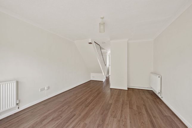 78, Hillcrest, WEYBRIDGE photo 4