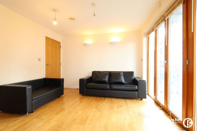 Flat to rent in Ilford Hill, Icon Building