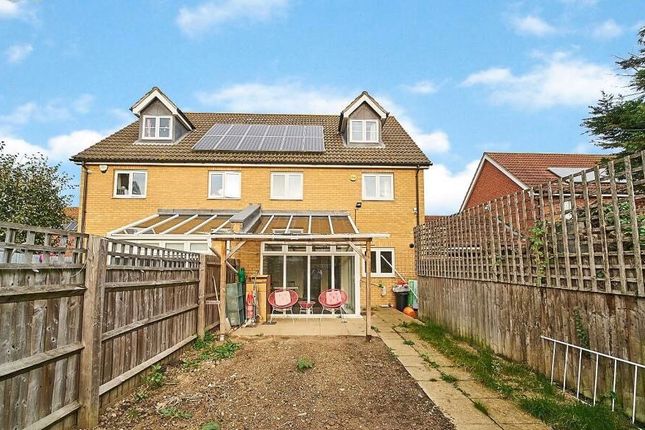 2, Juliette Mews, Romford photo 3
