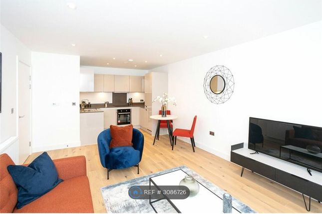 Oak Lodge Riverwell Close, Watford photo 5