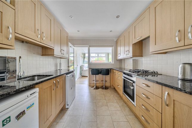 16, High Firs Road, Hampshire photo 3