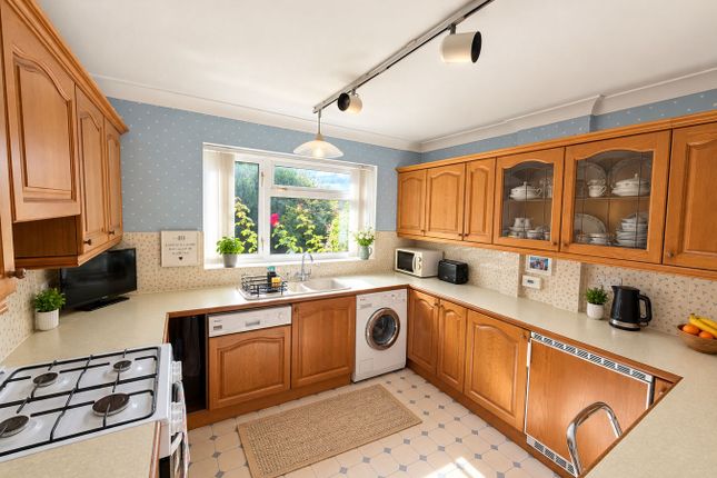 5, Blenheim Close, East Grinstead photo 3
