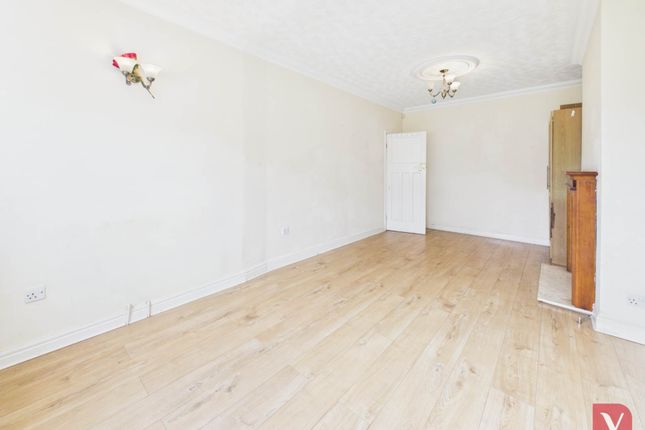 587, Dunstable Road, Luton photo 3