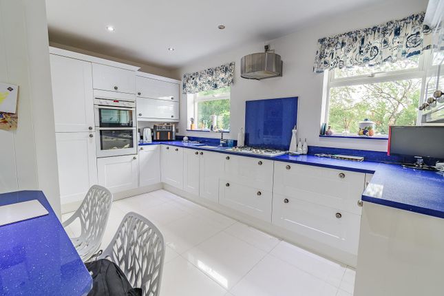 176, Westward Rise, Barry photo 4