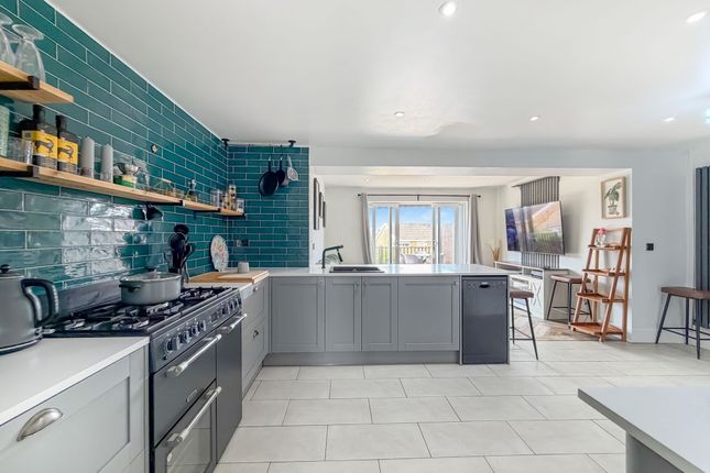 40 Summerfield Lane, Caerphilly photo 4