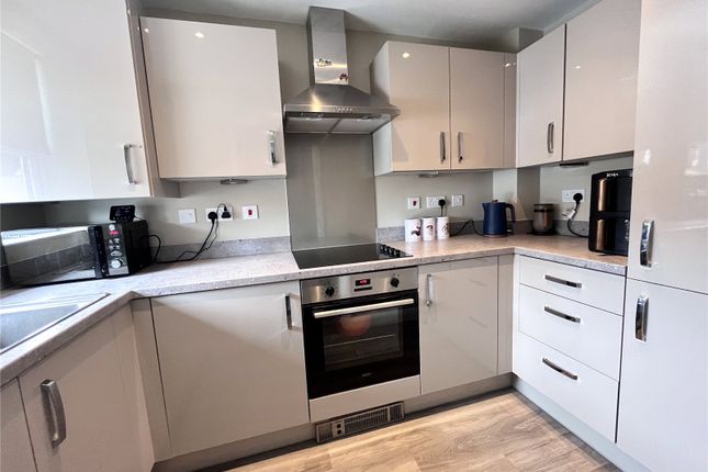 14, Newitt Road, Shrewsbury photo 3