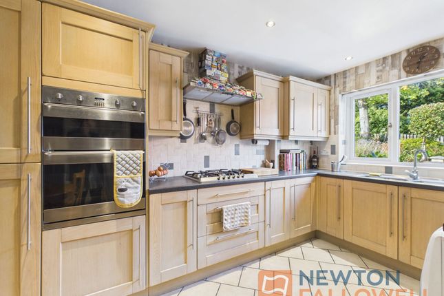 7 Cromwell Close, Walsall photo 2