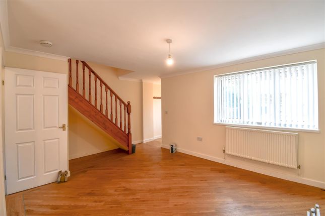 1, Jenner Court, Barry photo 4