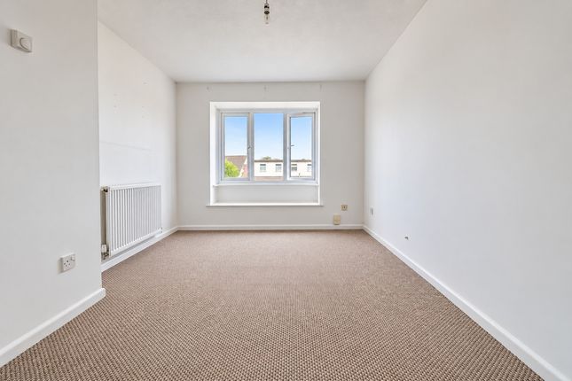 86, Littlebury Green, Basildon photo 3