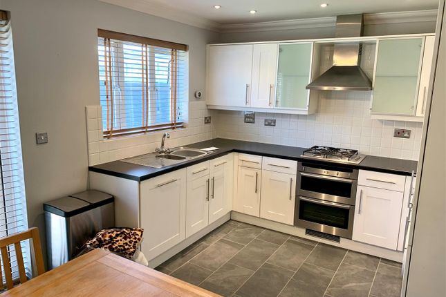 29, The Poplars, Littlehampton photo 2