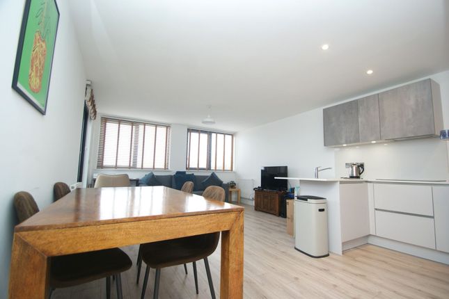 Flat to rent in Charles Court, Margate