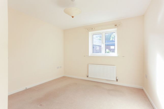 Flat to rent in Vespasian Road, Marlborough