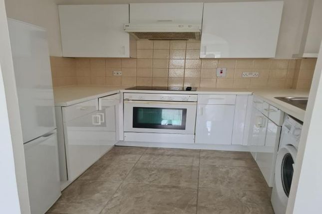 Thumbnail Flat for sale in Scotland Green Road, Enfield