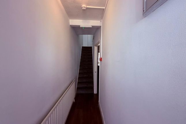 3, Lea Road, Southall , Middlesex photo 2