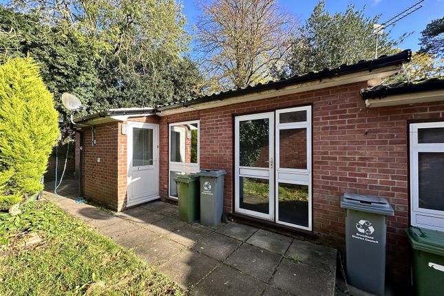 Thumbnail Bungalow to rent in Yarmouth Road, Thorpe St. Andrew, Norwich