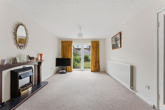 28, St. Leonards Close, Kettering photo 4