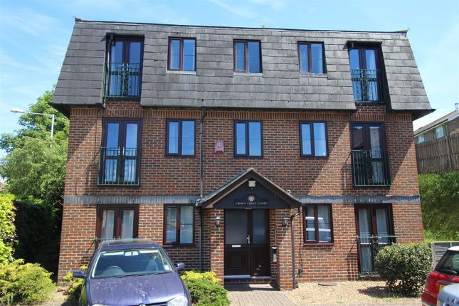 Thumbnail Flat to rent in Crown Crest Court, Seal Road, Sevenoaks