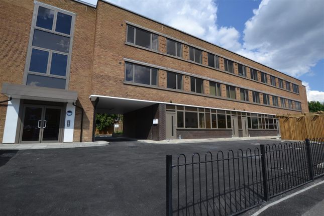 10, Albany House, West Drayton photo 4