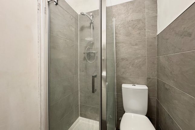 Room 2, Southsea photo 4