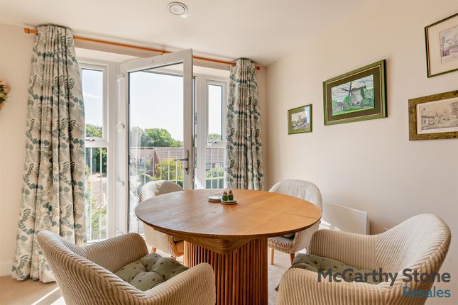 32 Walnut Tree Place, Goring Street, Goring-by-Sea photo 4