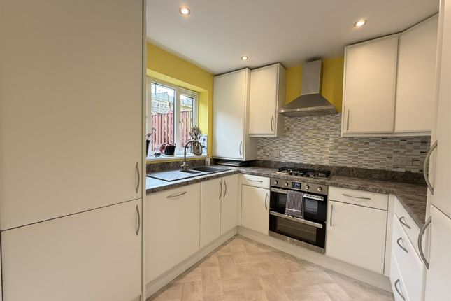 48, Steadings Way, Keighley photo 4