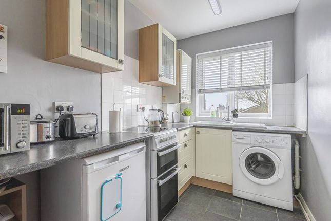 Flat for sale in Carterton, Oxfordshire
