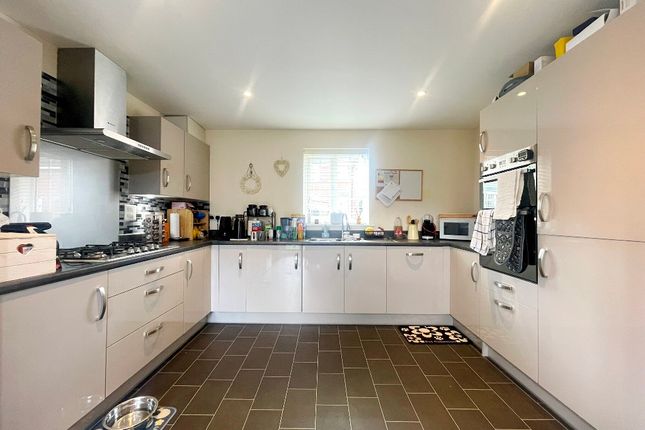 60, Crump Way, Evesham photo 3